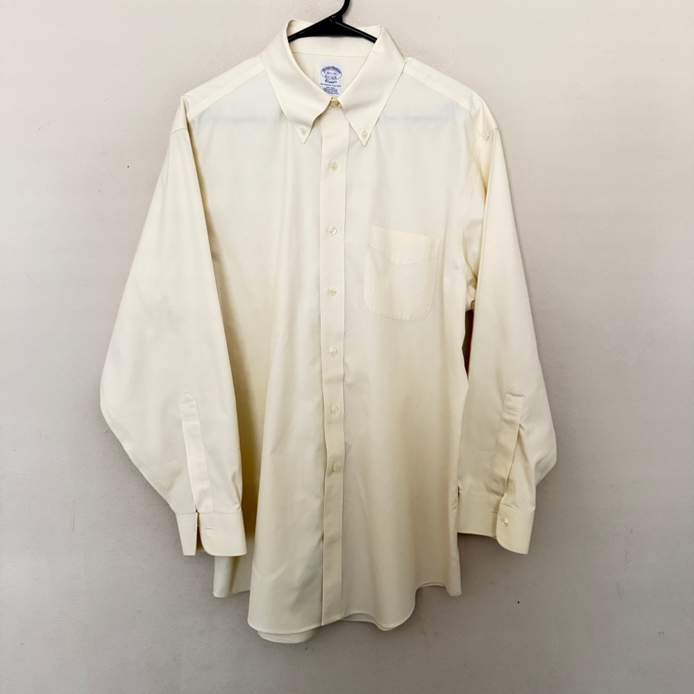 Brooks Brothers Classic Dress Shirt Men 16 1/2-33 Non Iron Pale Yellow Supima